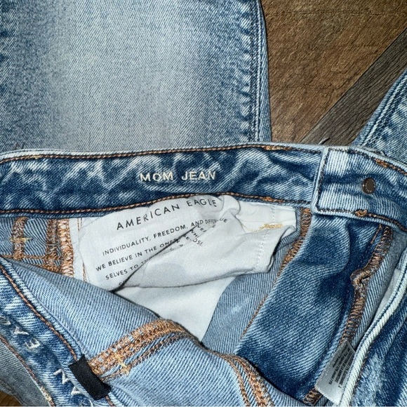 American Eagle Mom Jeans 2 - Picture 2 of 4